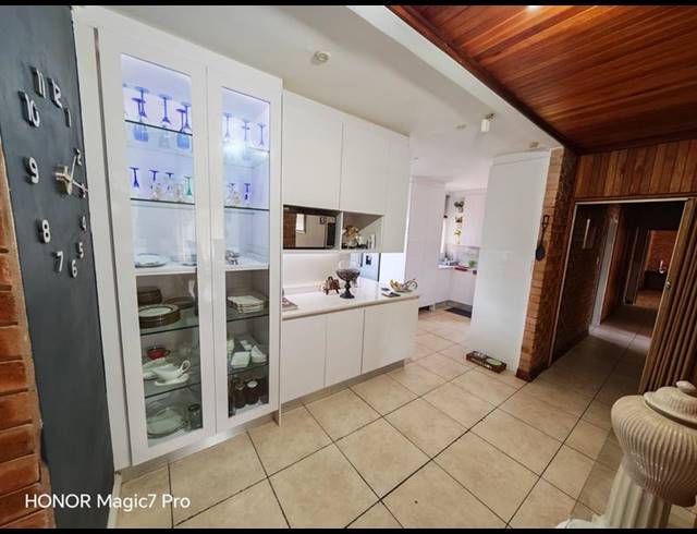 3 BEDROOM HOUSE FOR SALE IN VANDERBIJLPARK SE 3
